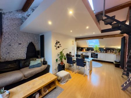 Gemeubileerde studio met slaapgedeelte ideaal gelegen! - Photo 2