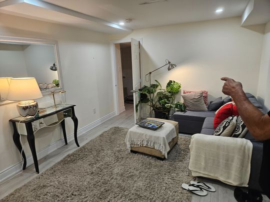 For Lease - 1460 White Oaks Boulevard Unit# Bsmt, Oakville, Ontario - Photo 1