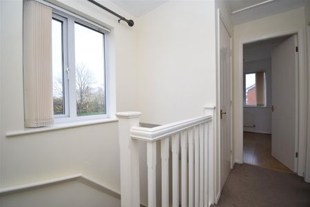 Holly Mede, Ossett - Photo 4