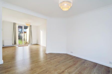 Princes Avenue, Surbiton, KT6 - Photo 2