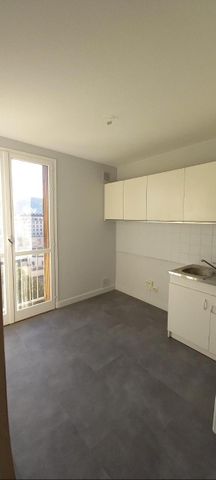 Location Appartement 2 pièces 39m² ST ETIENNE 42100 - Photo 2