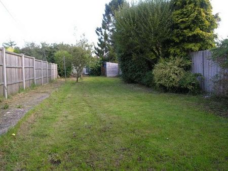 Bedroom Detached House In Winton, BH9 - Photo 4