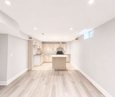 For Lease - 19 Mirando Street, Richmond Hill, Ontario - Photo 4