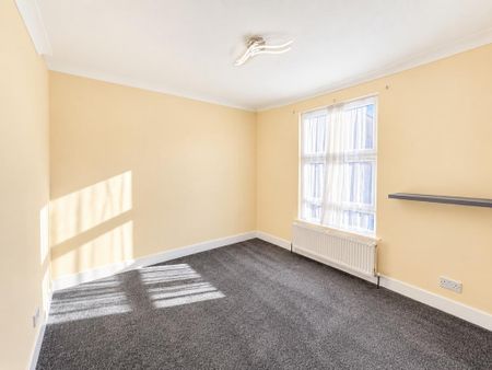 4 bedroom house to rent - Photo 3