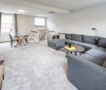 2 bedroom maisonette to rent - Photo 1