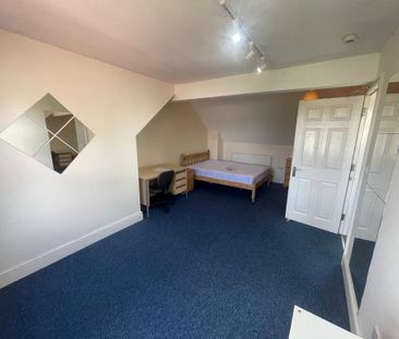 6 bedroom terraced house to rent - Photo 5