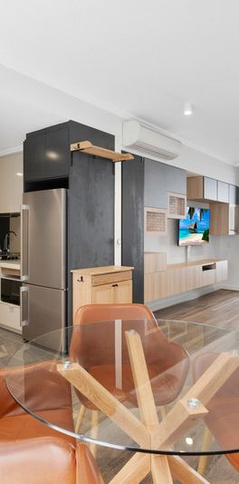FURNISHED HAVEN IN CHIC GUILDFORD - 3 MONTH LEASE PREFERRED - Photo 1