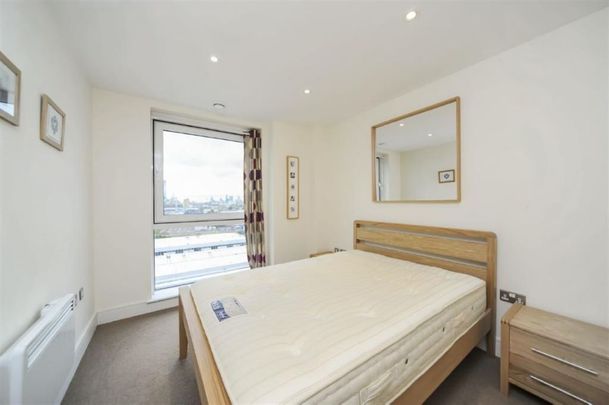 1 Bed Flat, Wharfside Point South, E14 - Photo 1