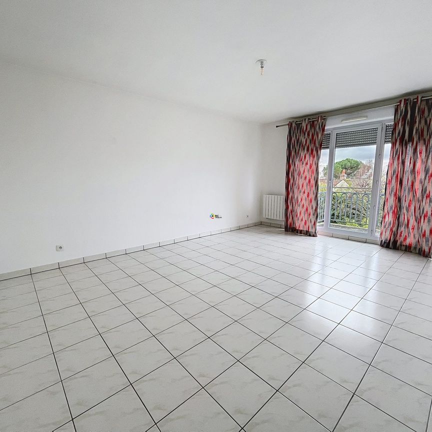 Location Appartement 3 pièces 64m² LA CHAPELLE ST MESMIN 45380 - Photo 1