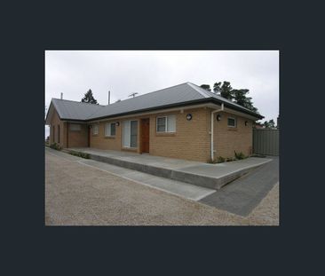 Modern 2 bedroom Villa – Walk to Echo Point - Photo 5