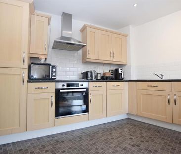 2 bedroom apartment to rent - Photo 2