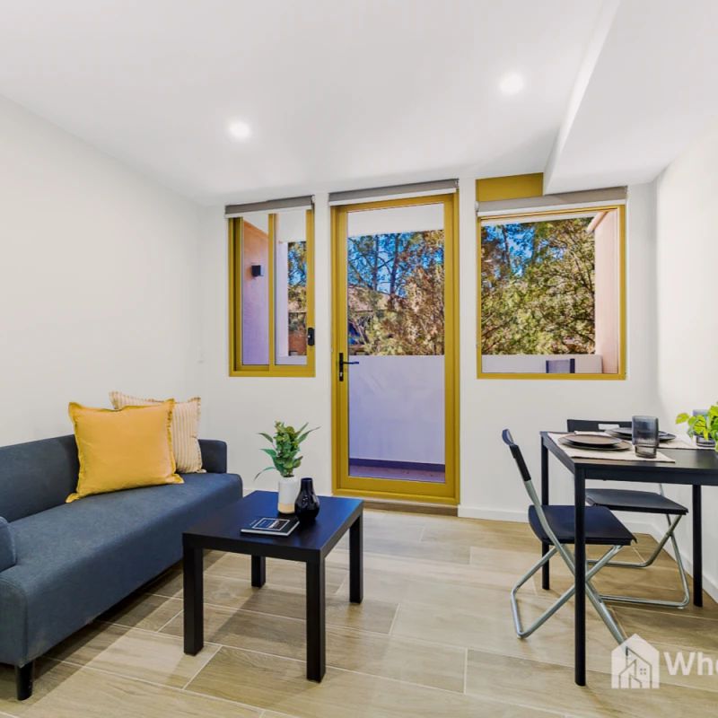 Studio 105 - Photo 1