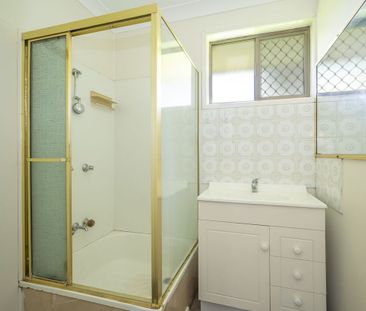 Bright, fresh Unit in Quiet Cul-de-sac - Photo 6