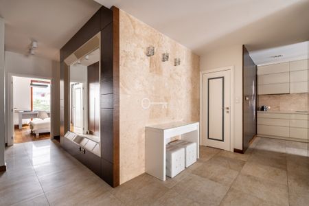 Grzybowska 4 | Wyższe piętro | Dwa balkony - Zdjęcie 3