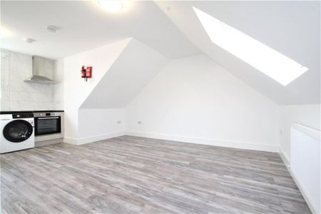 1 bedroom penthouse to rent - Photo 5