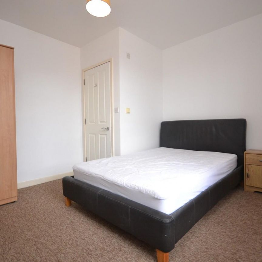 Goldsmid Road, Reading, Berkshire - Photo 1