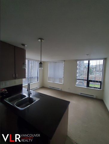 Condo in Downtown Vancouver, BC - Photo 3