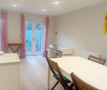 Ascot, Berkshire, SL5 - Photo 6