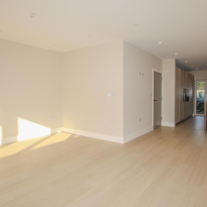 3 bedroom property to rent - Photo 1