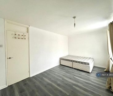 2 bedroom semi-detached house to rent - Photo 4