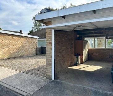2 bedroom semi-detached bungalow to rent - Photo 2