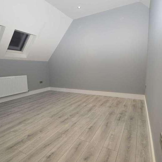 Kenley, CR8 - Photo 1