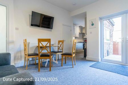 60, Cemetery Road - Photo 2