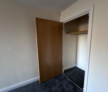 1 bedroom retirement property to rent - Photo 2