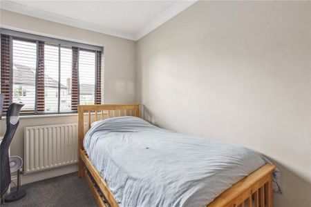 3 bedroom detached house to rent - Photo 3