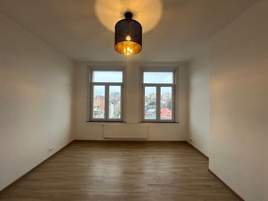Appartement te huur - Photo 1