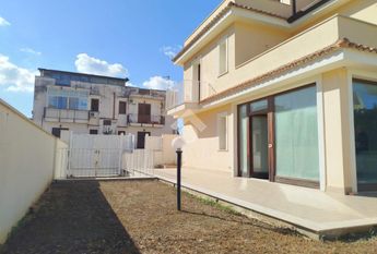 Porzione di bifamiliare in affitto