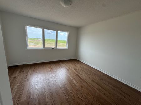 For Lease - 1583 Savoline Boulevard, Milton, Ontario - Photo 5