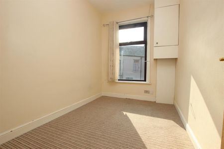 3 bedroom House To Let - Photo 4