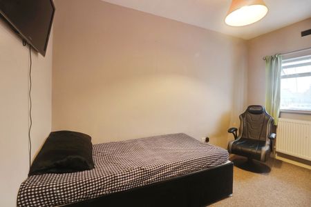 4 Bed Terraced House, Whatley Avenue, SW20 - Photo 4