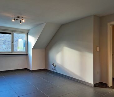 Volledig gerenoveerd appartement op wandelafstand van het centrum! - Photo 3