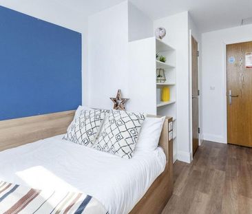 1 bedroom in a flat share to rent - Photo 6