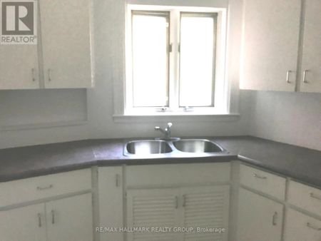 6 - 421 LISGAR STREET - Photo 5