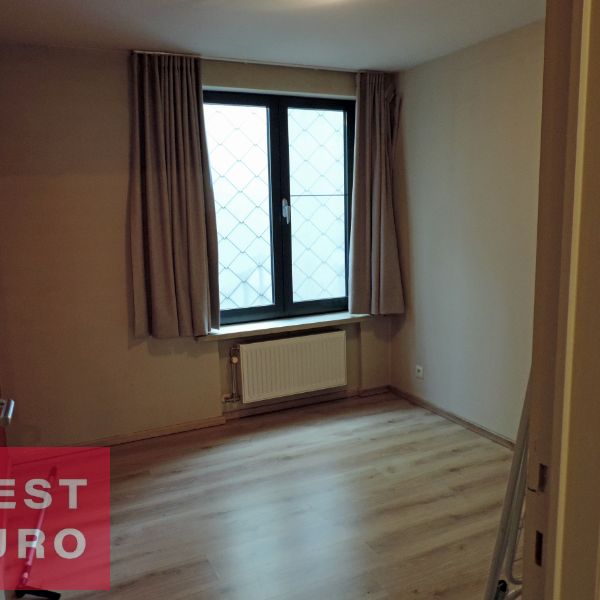 Ruim appartement met 2 slaapkamers, centrum Roeselare - Photo 1