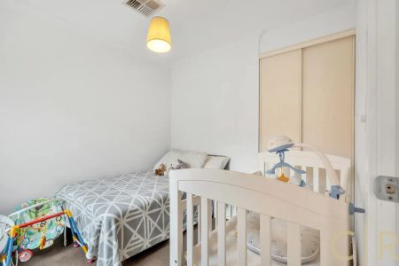 “Low Maintenance Living at it's Best” - Photo 5