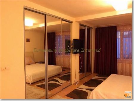 De inchiriat vila cu 5 camere in loc. Ovidiu jud. Constanta - Fotografie 2