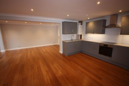 2 bedroom semi-detached house to rent - Photo 5