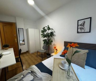 Calle Avellana, Madrid, Community of Madrid 28027 - Photo 2