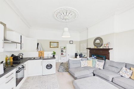 Flat 5, 5 Ardmore Ter, 5 Ardmore Terrace, Holywood, BT18 9BH - Photo 2