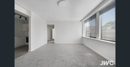 Perfectly Positioned, Spacious, and Stylish Prahran Living - Photo 2
