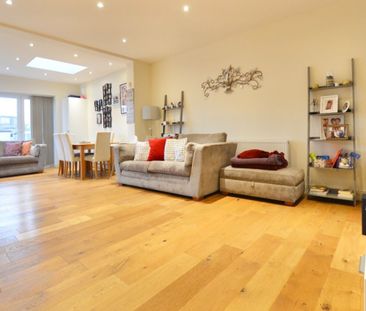 Room in a Shared House, Brunswick Avenue, N11 - Photo 1