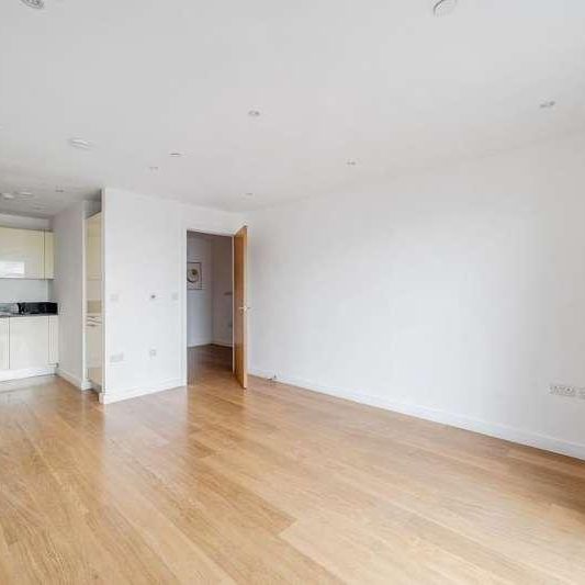 Slough, Berkshire, SL2 - Photo 1