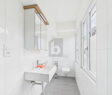 RENOVATED AND FURNISHED WITH FLEXIBLE RENTAL TERMS - Foto 3