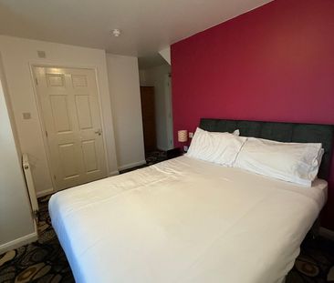 Room 203, SimplyStay Lincoln Road, Skegness, Lincolnshire, PE25 2EA - Photo 5