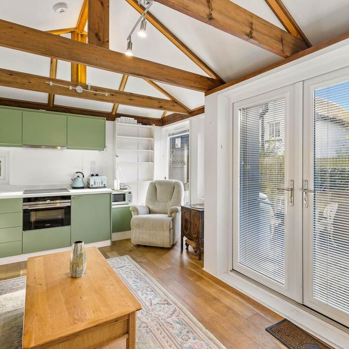 Bungalow to rent - Photo 1