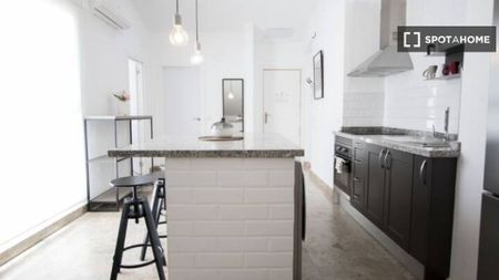 2 room luxury Flat for rent in Valencia, Spain - Photo 2